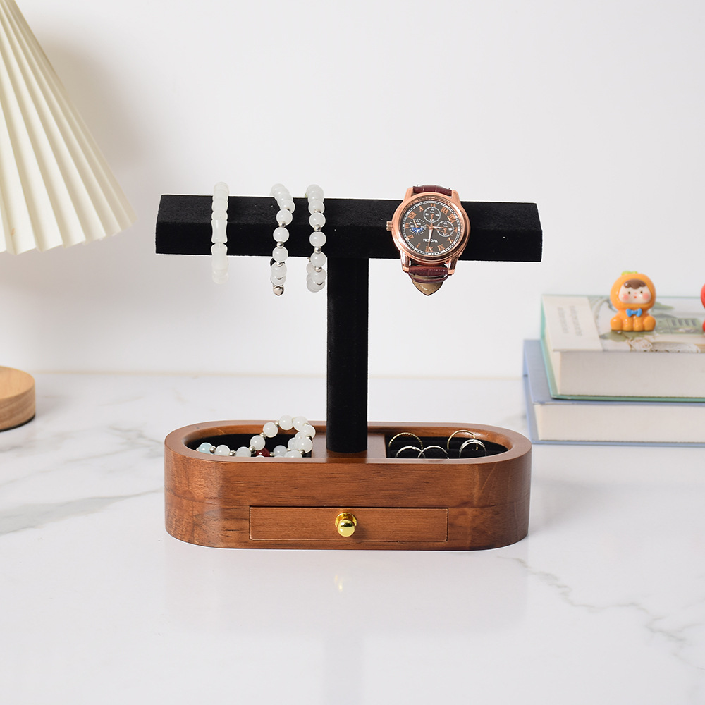 Schmuckständer aus Massivholz  – Jewelry And Watches Store Bewertung und Preis
